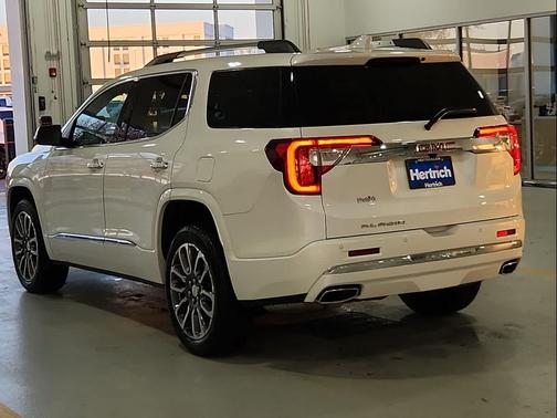 2022 GMC Acadia Denali