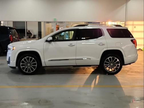 2022 GMC Acadia Denali