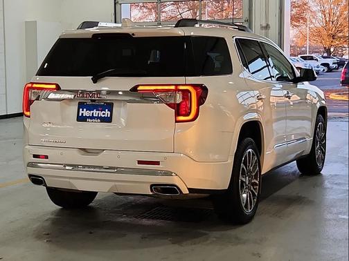 2022 GMC Acadia Denali
