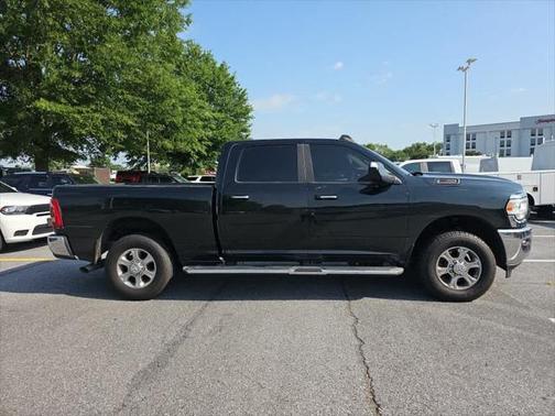 2019 RAM 2500 Big Horn Crew Cab 4x4 6'4' Box