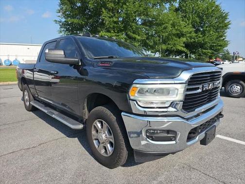 2019 RAM 2500 Big Horn Crew Cab 4x4 6'4' Box