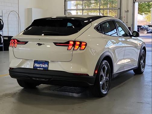 2022 Ford Mustang Mach-E Select