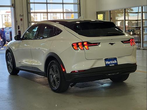 2022 Ford Mustang Mach-E Select