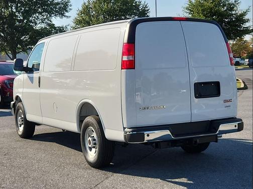 2025 GMC Savana 2500 Work Van