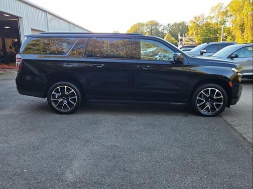 2021 Chevrolet Suburban RST