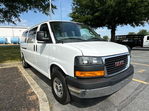 Summit White 2025 GMC Savana 3500 RWD 3500 Extended Wheelbase LT