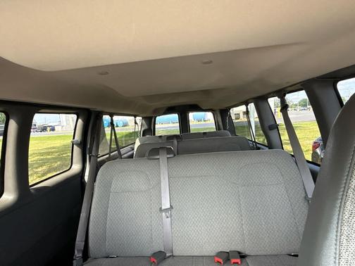 Summit White 2025 GMC Savana 3500 RWD 3500 Extended Wheelbase LT
