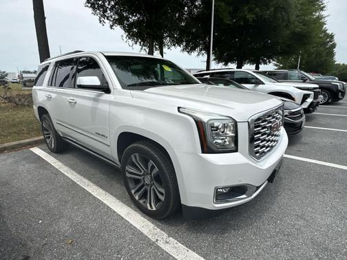 White Frost Tricoat 2019 GMC Yukon Denali