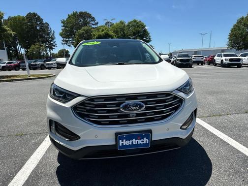 Star White Metallic Tri-Coat 2021 Ford Edge Titanium
