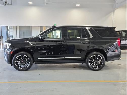 Onyx Black 2022 GMC Yukon Denali