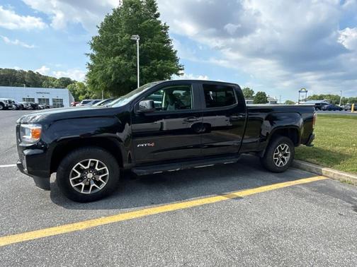 Onyx Black 2022 GMC Canyon AT4