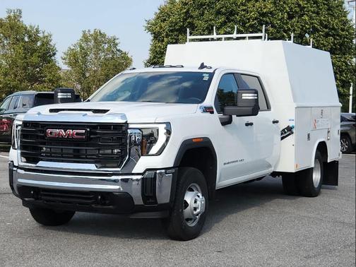 2025 GMC Sierra 3500 Base