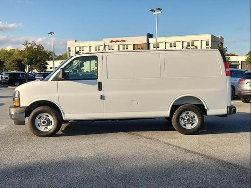 2025 GMC Savana 2500 Work Van