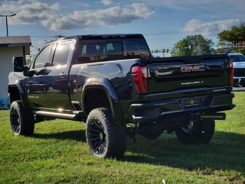 2025 GMC Sierra 2500 Denali