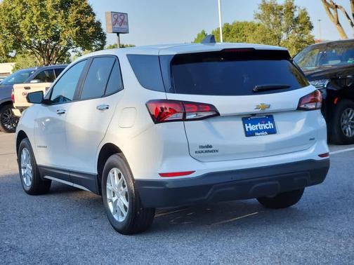 2022 Chevrolet Equinox LS