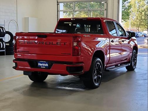 2022 Chevrolet Silverado 1500 Custom