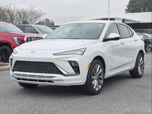 White Frost Tricoat 2026 Buick Envista Avenir FWD