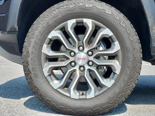 2023 GMC Canyon Denali