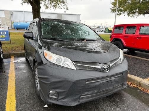 2018 Toyota Sienna XLE