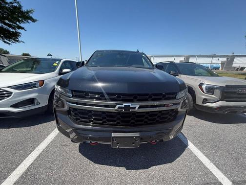 Black 2022 Chevrolet Suburban 4WD Z71