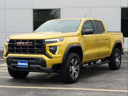 2023 GMC Canyon AT4