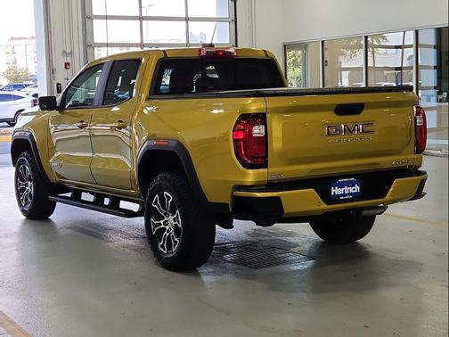 2023 GMC Canyon AT4