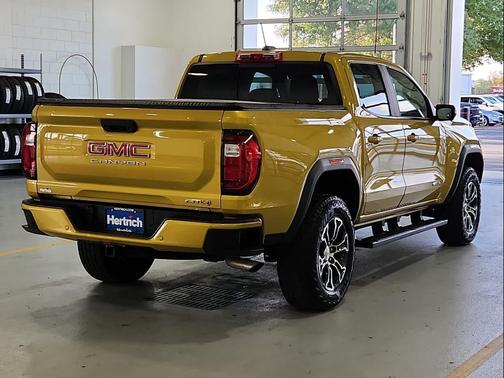 2023 GMC Canyon AT4