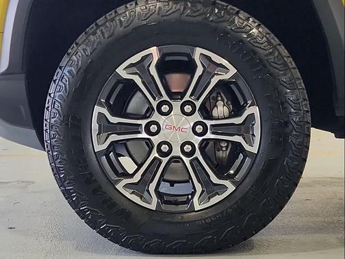 2023 GMC Canyon AT4