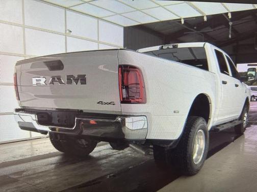 2025 RAM 3500 Tradesman Crew Cab 4x4 8' Box