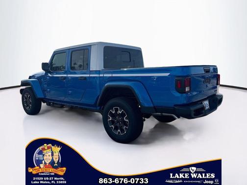 Hydro Blue Pearlcoat 2026 Jeep Gladiator Sahara 4x4