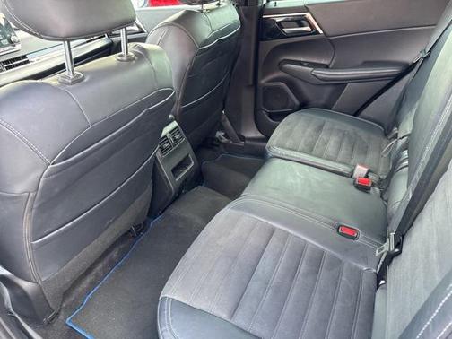 2023 Mitsubishi Outlander PHEV SE S-AWC