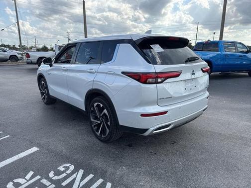 2023 Mitsubishi Outlander PHEV SE S-AWC