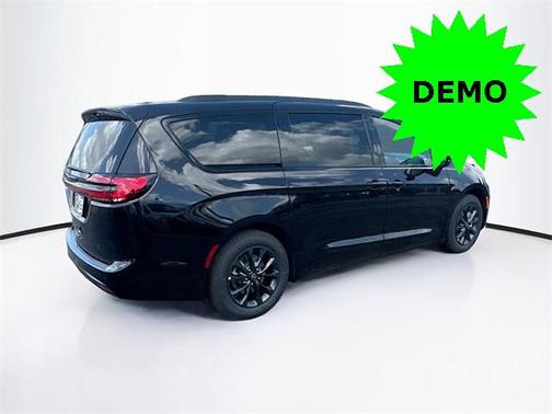 2025 Chrysler Pacifica L