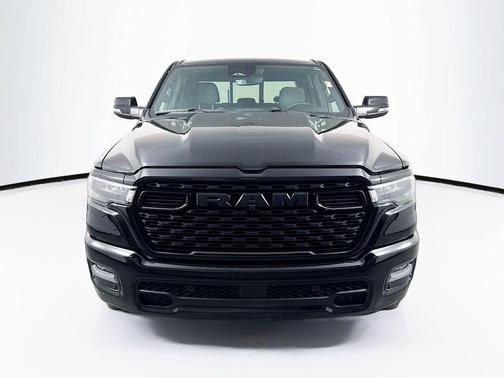 Diamond Black Crystal Pearlcoat 2025 RAM 1500 Big Horn/Lone Star