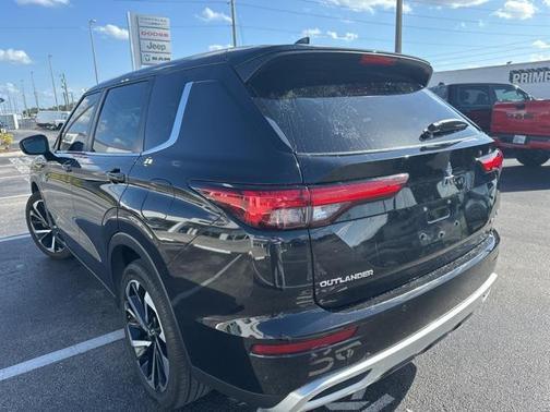 2023 Mitsubishi Outlander PHEV SE S-AWC