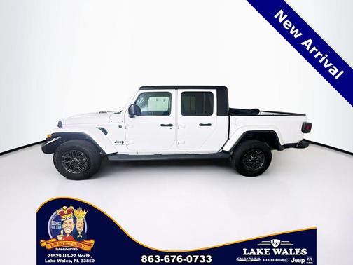 Bright White Clearcoat 2024 Jeep Gladiator Sport S