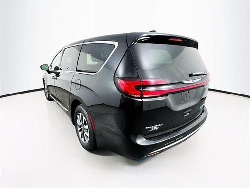 2022 Chrysler Pacifica Hybrid Limited