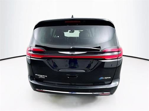 2022 Chrysler Pacifica Hybrid Limited