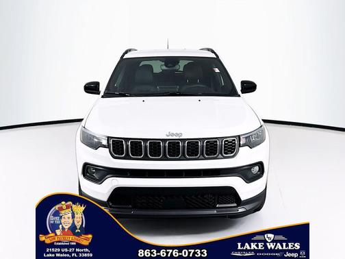 Bright White Clearcoat 2026 Jeep Compass Latitude