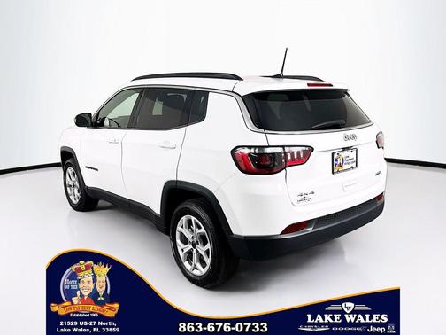 Bright White Clearcoat 2026 Jeep Compass Latitude