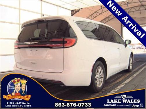 2024 Chrysler Pacifica Touring L
