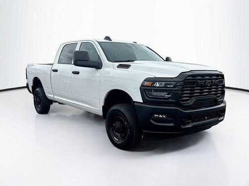 2026 RAM 2500 Tradesman Crew Cab 4x4 6'4' Box
