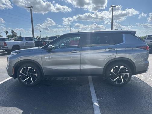 2023 Mitsubishi Outlander PHEV SE S-AWC
