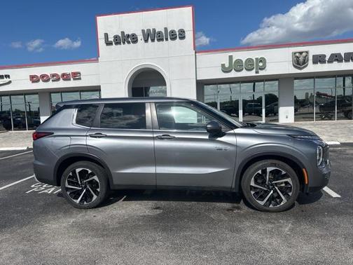 2023 Mitsubishi Outlander PHEV SE S-AWC