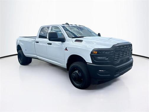 2025 RAM 3500 Tradesman Crew Cab 4x4 8' Box