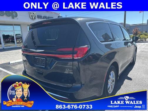 2023 Chrysler Pacifica Touring L