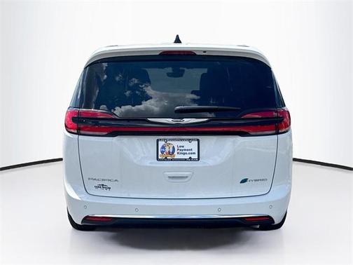 2025 Chrysler Pacifica Hybrid Select