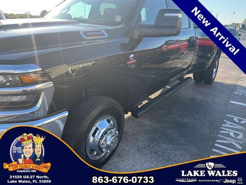 Diamond Black Crystal Pearlcoat 2026 RAM 3500 Tradesman Crew Cab 4x4 8' Box
