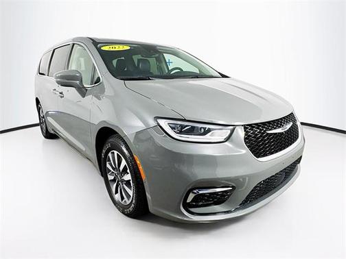 2022 Chrysler Pacifica Hybrid Touring L