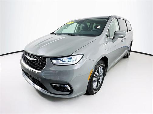 2022 Chrysler Pacifica Hybrid Touring L